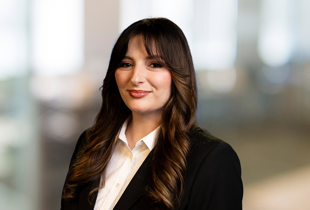 Professional Headshot of Carlye