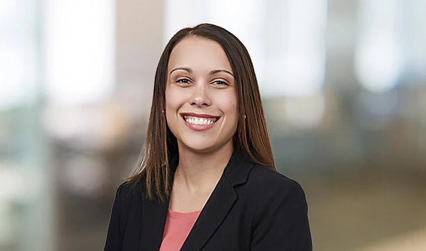 Professional Headshot of Lyndsay Zlomke