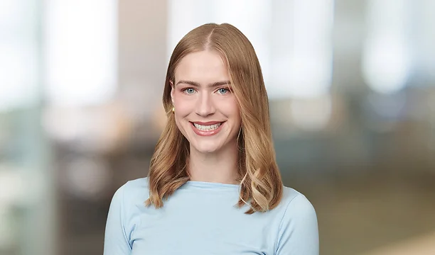 Professional Headshot of Kristin Thompson