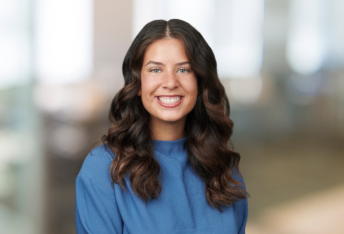 Professional Headshot of Ellie Johnson